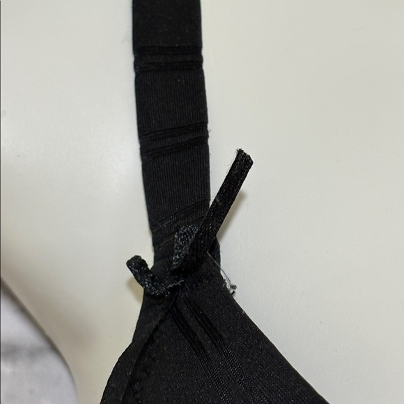 La Vie En Rose Black underwire Bra with lace detail, 36C - Picture 4 of 10